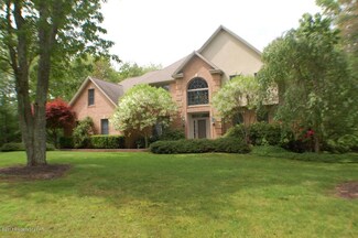 305 Deer Run Dr, Mountain Top, PA 18707