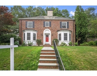 42 Fairway Rd, Chestnut Hill, MA 02467