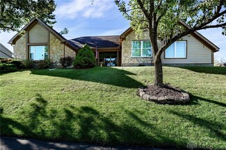 2400 Royal Ridge Dr, Miamisburg, OH 45342