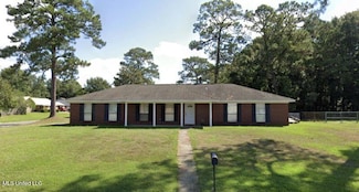 6404 J F Douglas Dr, Ocean Springs, MS 39564