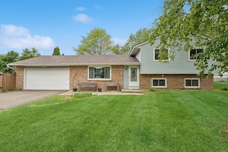 7301 Drew Ave N, Brooklyn Park, MN 55443
