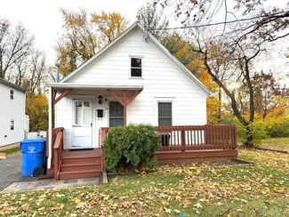 15 Berkshire St, Avenel, NJ 07001