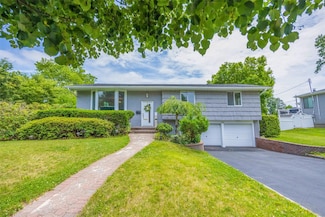 43 Saratoga Dr, Jericho, NY 11753