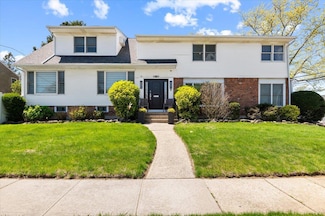 385 Forest Ave, Woodmere, NY 11598