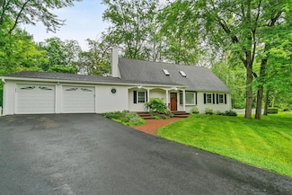 9 Schnabl Ct, Wappingers Falls, NY 12590