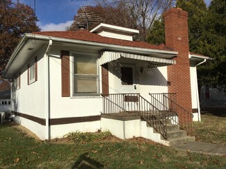 305 E Pennsylvania St, Staunton, IL 62088