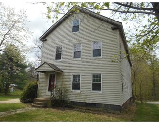 27 Main St, Hubbardston, MA 01452