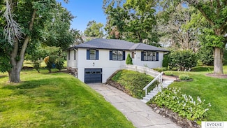 8535 Cuming St, Omaha, NE 68114