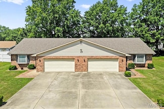29 Cedar St, Millstadt, IL 62260