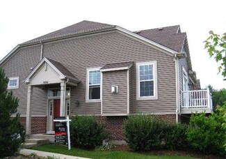 1004 Bradford Dr Unit 2104, Naperville, IL 60563