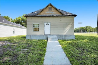 613 E 9th St, Pittsburg, KS 66762