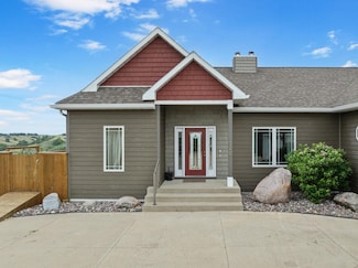 1320 37th Ave SE, Minot, ND 58701