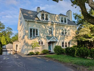 20 Arnoldale Rd, West Hartford, CT 06119