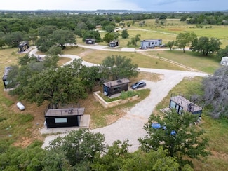 1304 Hollmig Ln, Fredericksburg, TX 78624