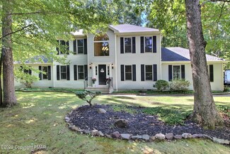 126 Copperwood Ct, Chestnuthill Township, PA 18353