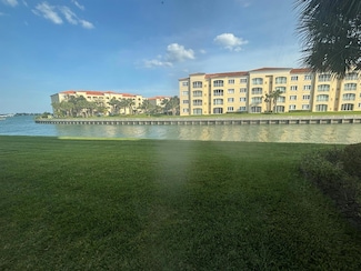 6 Harbour Isle Dr E Unit 103, Fort Pierce, FL 34949