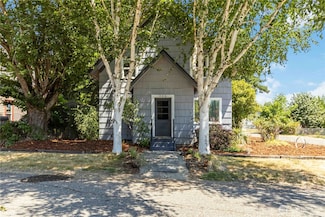 546 4th Ave SW, Castle Rock, WA 98611