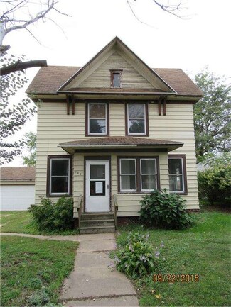 103 West St, Stanwood, IA 52337