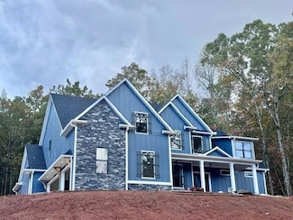 157 W Lake Blvd, Carrollton, GA 30116