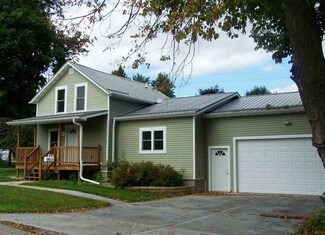 466 Newcomb St, Columbus, WI 53925