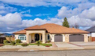 3720 Sunflower Dr, Redding, CA 96001