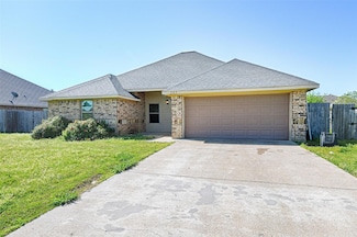 307 W Alene Dr, Mabank, TX 75147