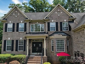 9913 Hazelview Dr, Charlotte, NC 28277
