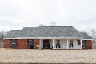 13 Spencer Way, Deatsville, AL 36022