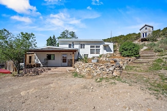 6 Harvey Rd, Cerrillos, NM 87010