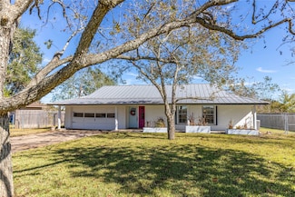 3141 Bluebonnet Blvd, Brenham, TX 77833
