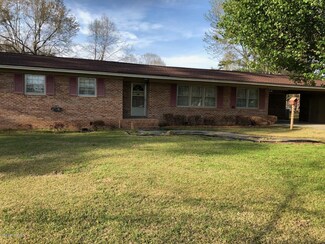 105 E Maysie St, Chadbourn, NC 28431