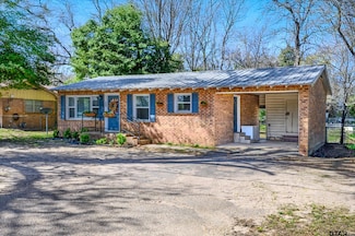 506 N Main St, Lindale, TX 75771