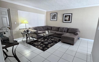 2451 NE 49th St Unit 213, Fort Lauderdale, FL 33308