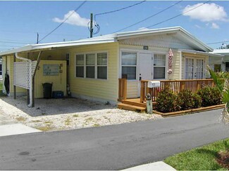 2601 Gulf Dr N Unit 210, Bradenton Beach, FL 34217