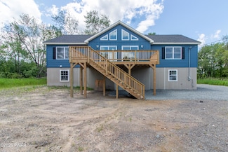 4060 Eagle Ct, Lake Ariel, PA 18436