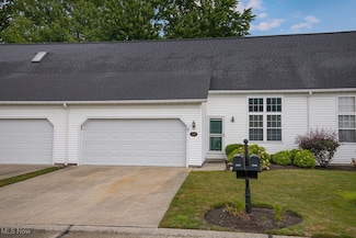 2529 Clearwater Ln Unit 22, Painesville, OH 44077