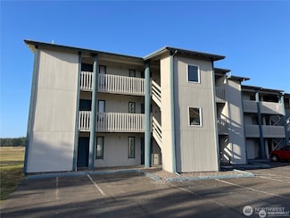 210 26th St NW Unit 104, Long Beach, WA 98631