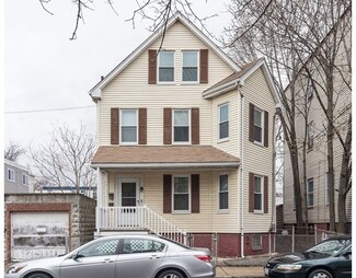 5 Montgomery Ave, Somerville, MA 02145