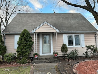 62 Jefferson Ave, Woburn, MA 01801