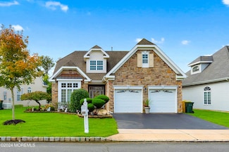 8 Bay Hill Rd, Lakewood, NJ 08701
