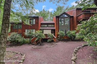 94 Red Fox Ct, Lake Harmony, PA 18624