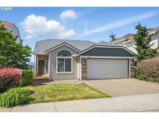 13640 SW Willow Top Ln, Portland, OR 97224