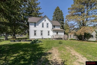 301 301 S Halladay St, Good Thunder, MN 56037