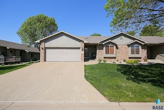5223 E Pop Fly Place, Sioux Falls, SD 57110