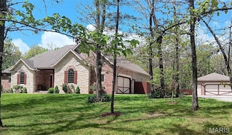 24473 Remington Ln, Lebanon, MO 65536