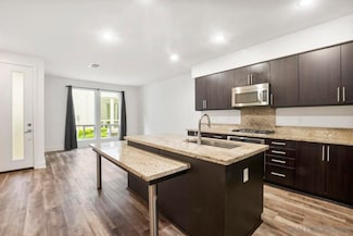 2472 Aperture Cir, San Diego, CA 92108