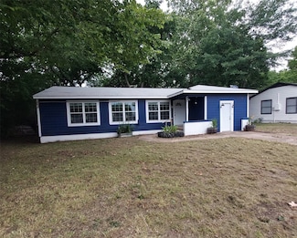 1301 Lynn St, Bonham, TX 75418