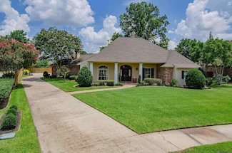 11105 N Lakeside Oaks Ave, Baton Rouge, LA 70810