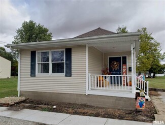 928 N Grove St, Virden, IL 62690