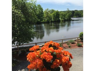 127 Glass St Unit B, Pembroke, NH 03275